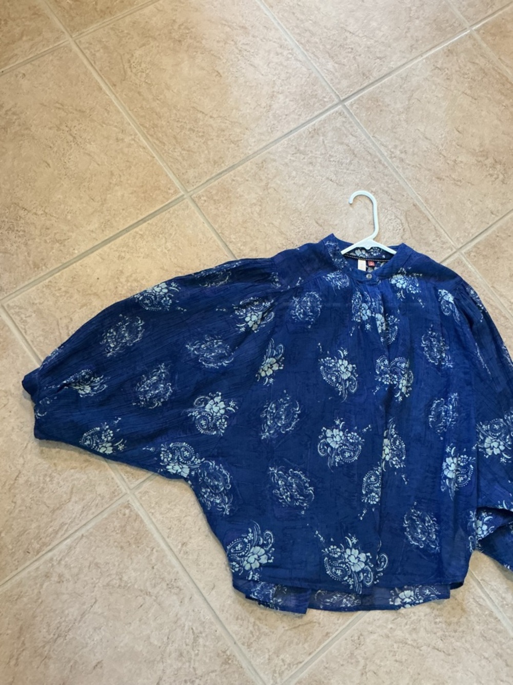 Pilcro blue gauge blouse size medium - Picture 3 of 5
